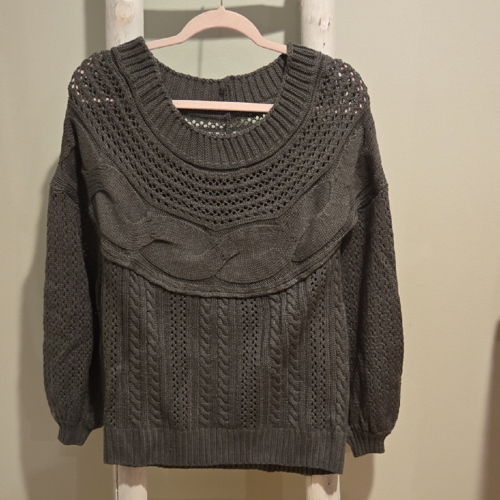Elegant Knit Crew Grey Neck Sweater Scoop Neck Medium